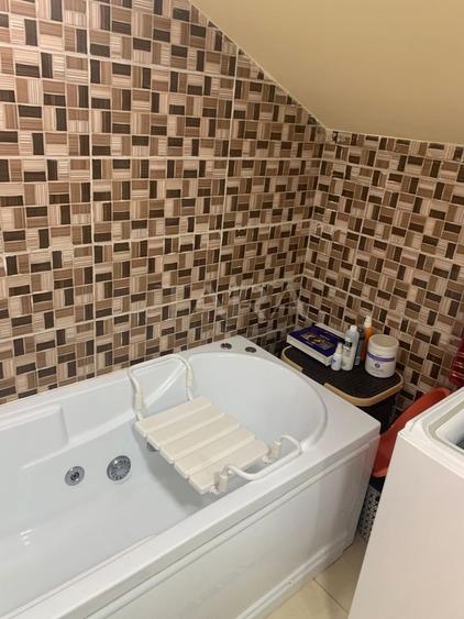 Apartament cu 3 camere decomandat în Florești