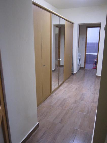 Apartament cu 2 camere decomandat în Cornișa