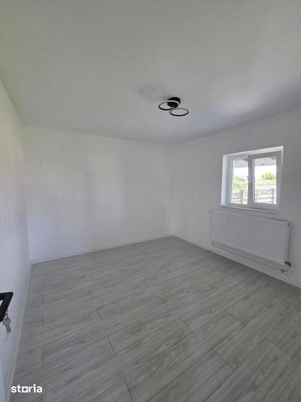Casă cu 3 camere cu Teren 500 Mp în Dârmănești