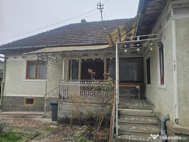 Casă cu 4 camere în Rișculița