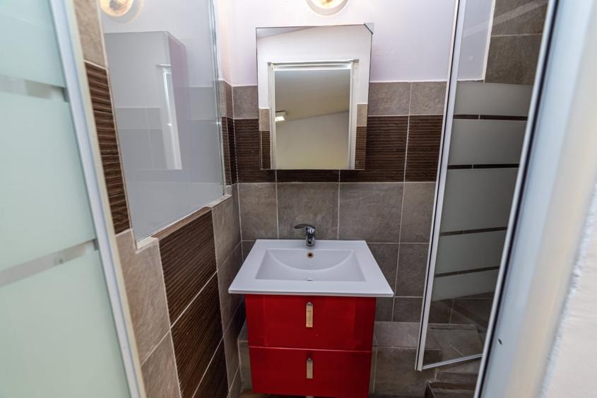 Apartament cu 2 camere decomandat, mobilat în Parcul Carol