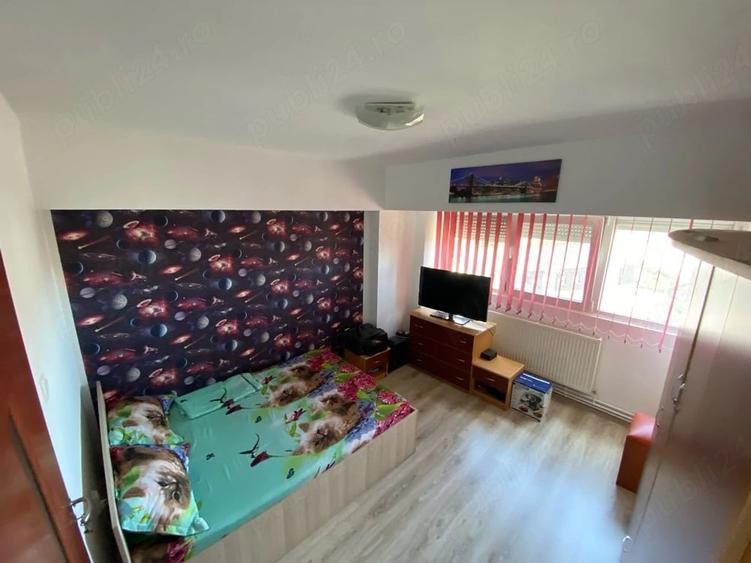 Apartament cu 4 camere decomandat în Șagului