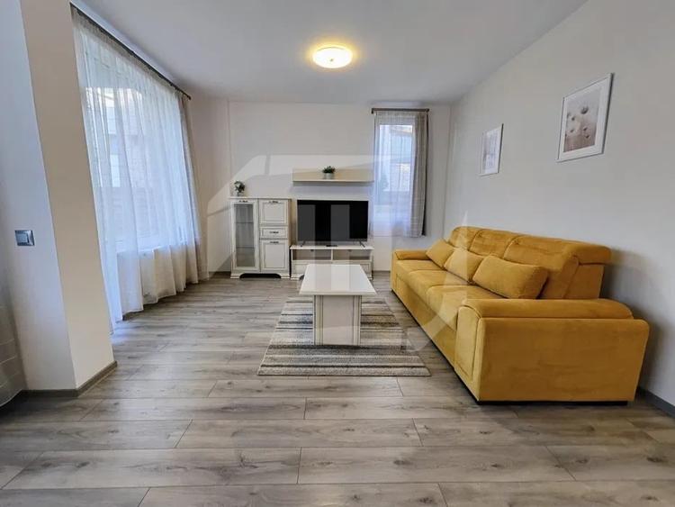 Apartament cu 2 camere semidecomandat, mobilat în Borhanci