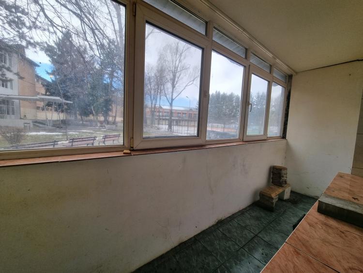 Garsonieră decomandată în 9 Mai