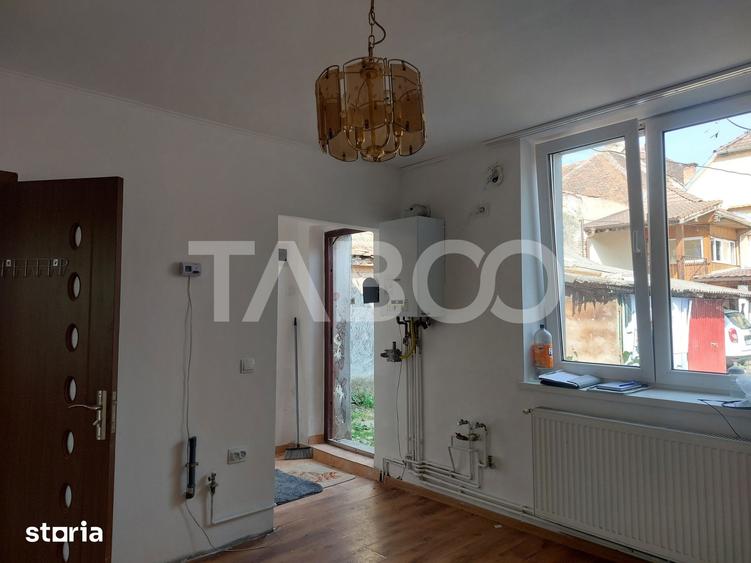 Apartament la curte 35mp 2 camere pivnita gradina str Magurii Cisnadie - 4