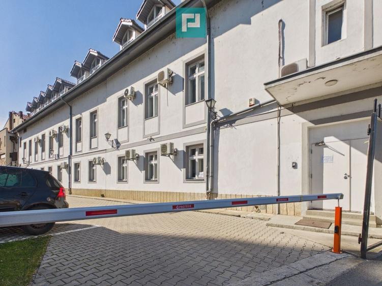 Birou, de 185.5 mp, în Central