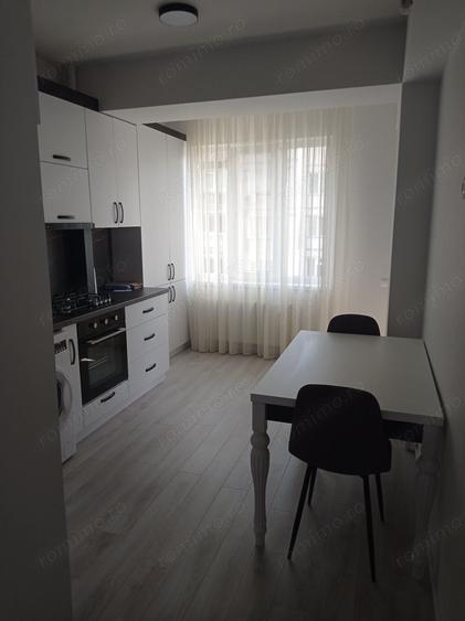 Garsonieră decomandată în Scriitorilor