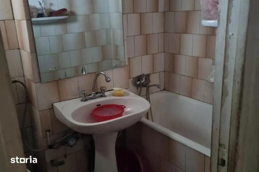 Apartament cu 4 camere semidecomandat în Trivale