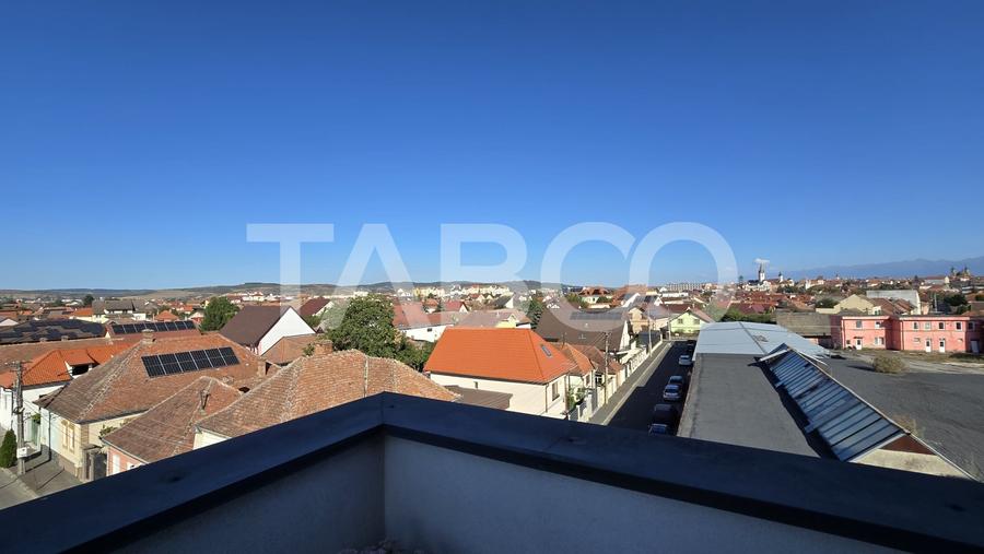 Apartament cu 3 camere decomandat, mobilat în Piața Cluj
