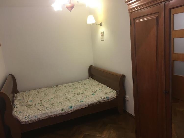 Apartament cu 4 camere semidecomandat, mobilat în Titan