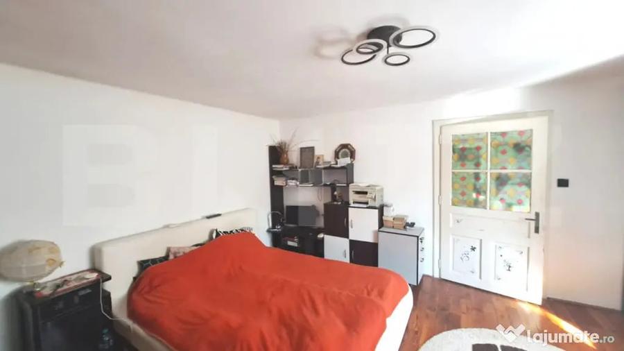 Casă cu 5 camere cu Teren 1350 Mp în Hălchiu