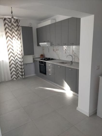 Apartament cu 3 camere în Valea Adâncă