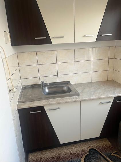 Garsonieră decomandată în Central