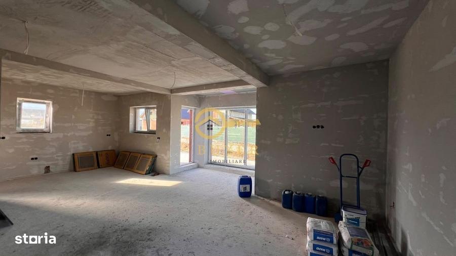 Casă cu 4 camere cu Teren 400 Mp în Central