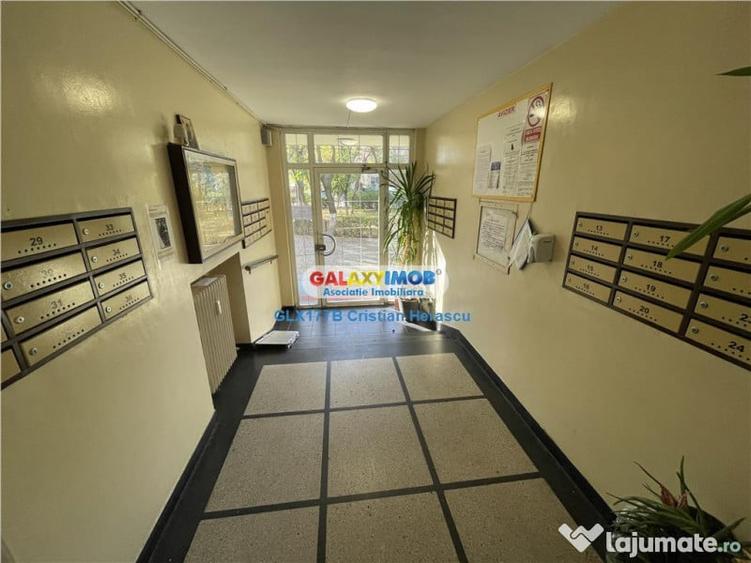 Apartament cu 3 camere semidecomandat în Dorobanți