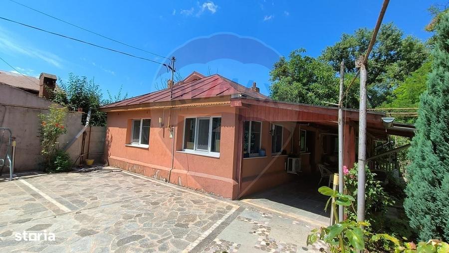 Casă cu 3 camere în Central