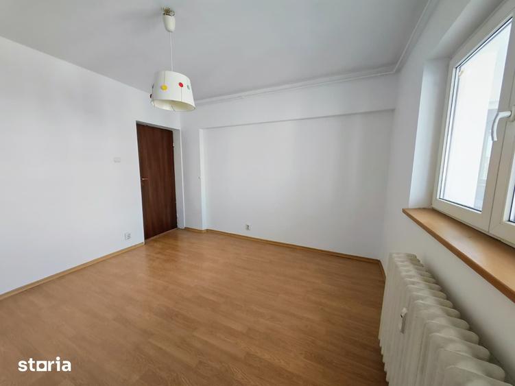Apartament cu 3 camere decomandat în Decebal