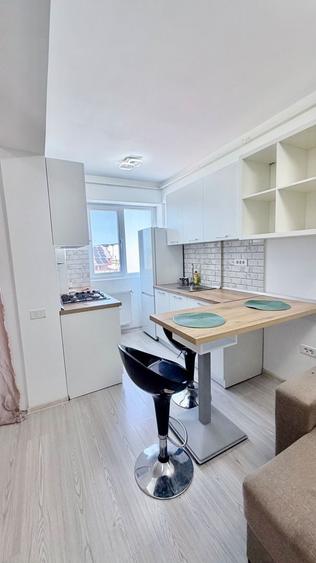 Apartament cu 2 camere decomandat, mobilat în Central