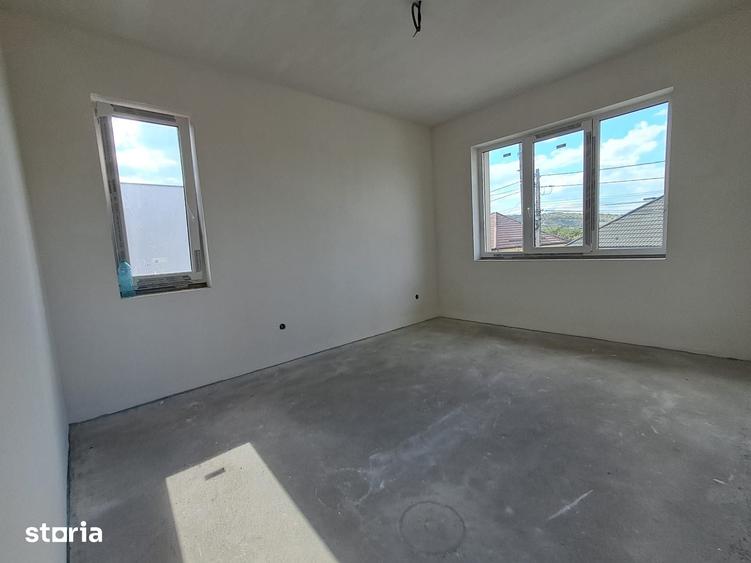 Casă cu 5 camere cu Teren 601 Mp în Apahida