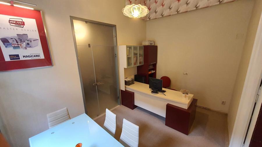 Apartament cu 3 camere semidecomandat în Ultracentral