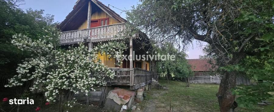 Casă cu 2 camere cu Teren 7769 Mp în Scoarța