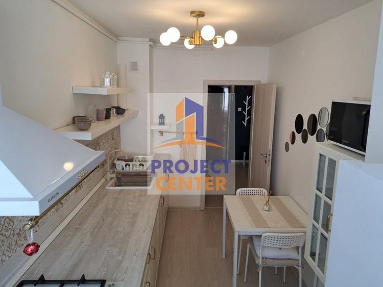 Apartament cu 4 camere decomandat, mobilat în Ultracentral