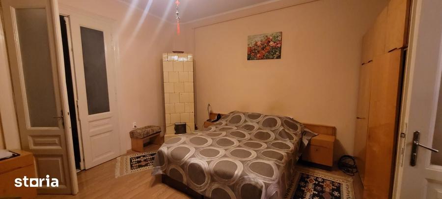Casă cu 4 camere nedecomandat cu Teren 307 Mp în Schei
