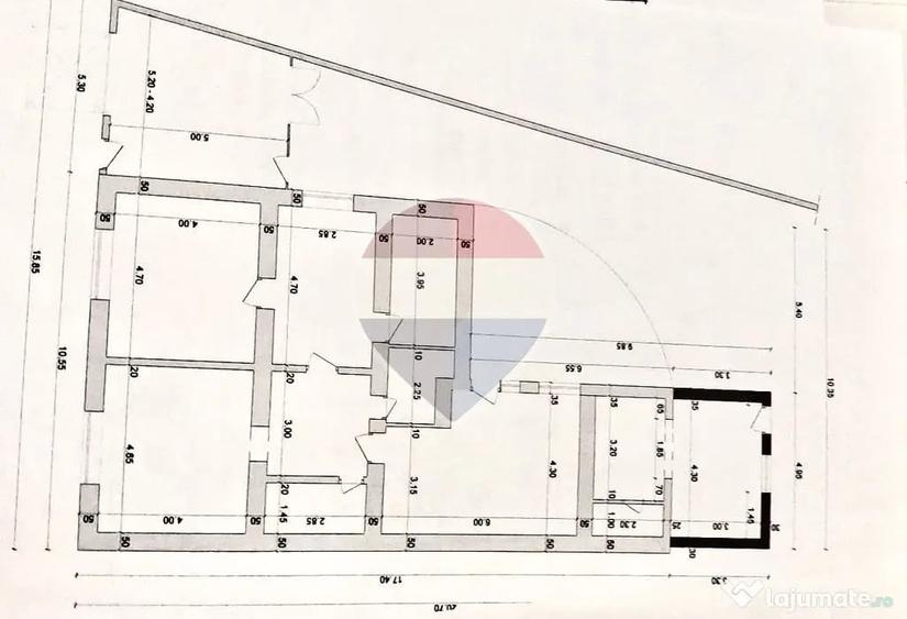 Casă cu 5 camere cu Teren 554 Mp în Central