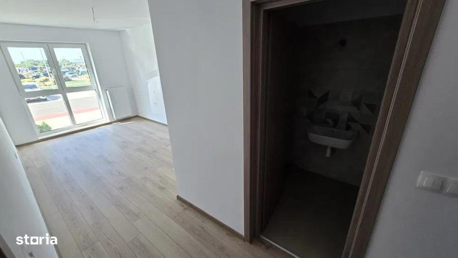 Apartament cu 4 camere decomandat în Libertății