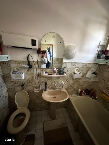 Casă cu 4 camere cu Teren 2400 Mp în Păulești