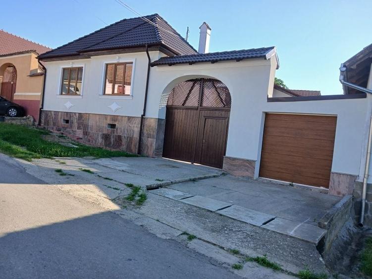 Casă cu 4 camere în Câlnic