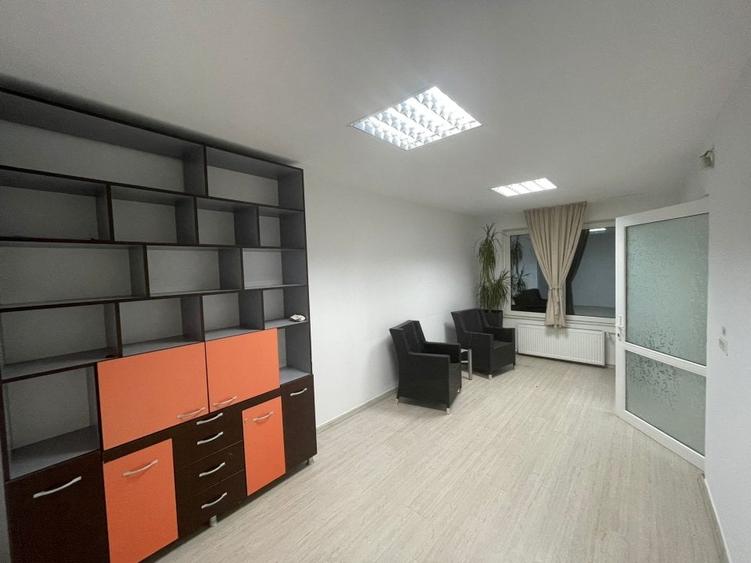 Birou, de 200 mp, în Tomis II