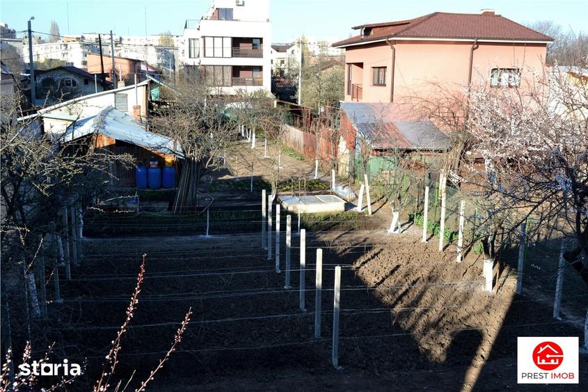 Teren de 2457 mp, în Militari