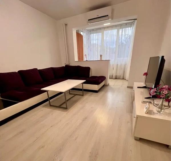 Apartament cu 3 camere semidecomandat în Astra
