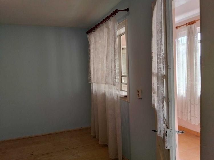 Casă cu 4 camere în Dochia
