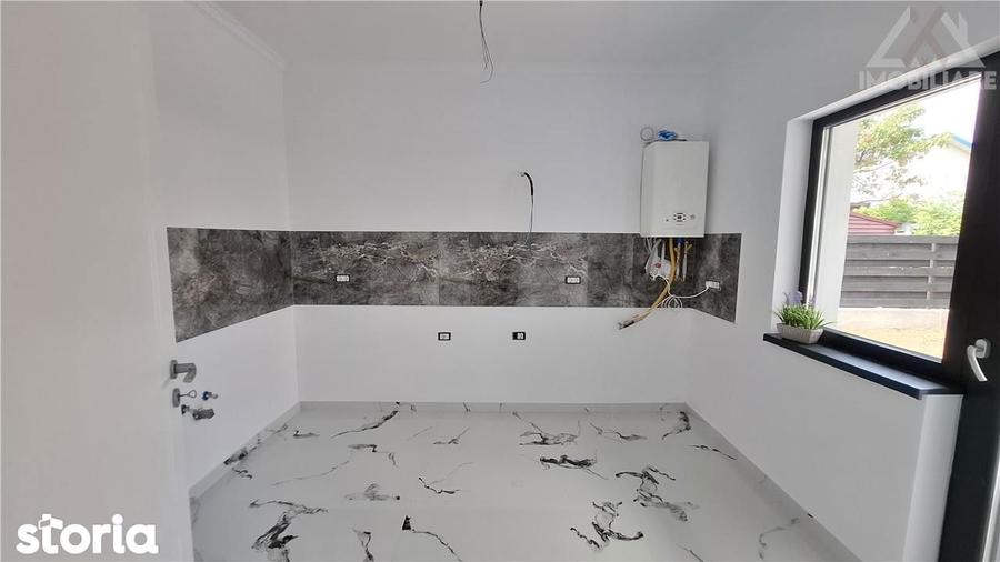 Casă cu 4 camere cu Canalizare în Rediu