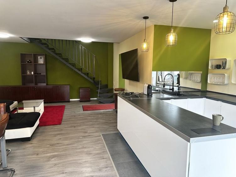 Casă cu 4 camere cu Teren 200 Mp în Central