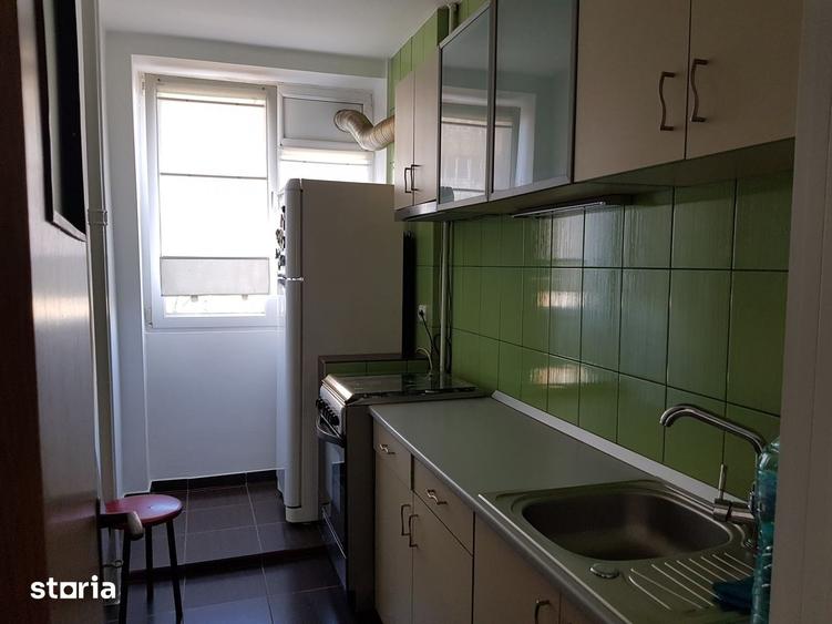 Apartament cu 3 camere semidecomandat în Drumul Taberei