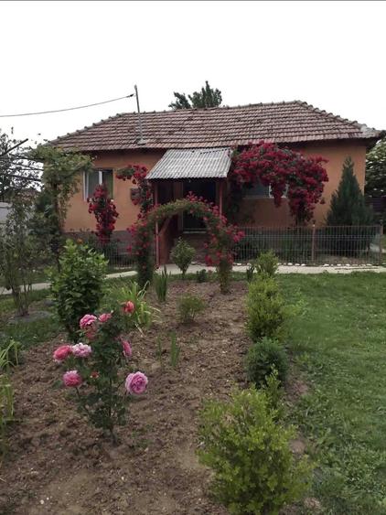 Casă individuală cu 3 camere cu Canalizare în Dejești