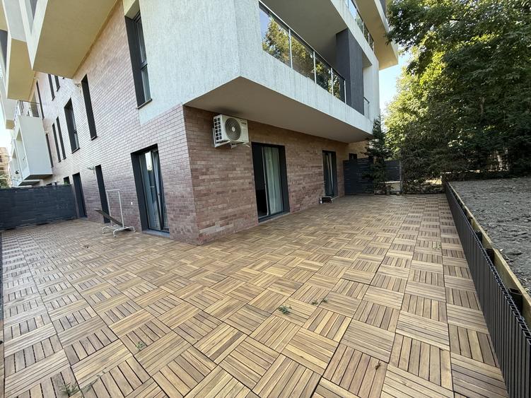 Apartament cu 3 camere decomandat, mobilat în Voluntari