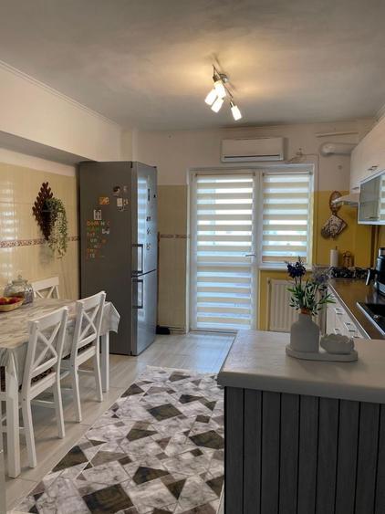 Apartament cu 2 camere decomandat în Calea București