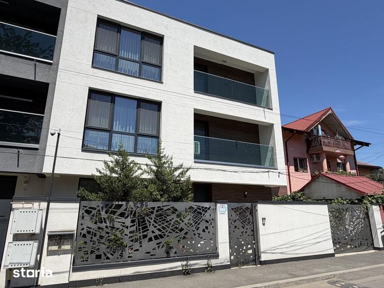 Casă cu 6 camere cu Teren 181 Mp în Apărătorii Patriei