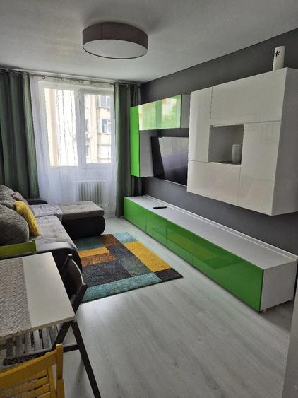 Apartament cu 2 camere semidecomandat în Dacia