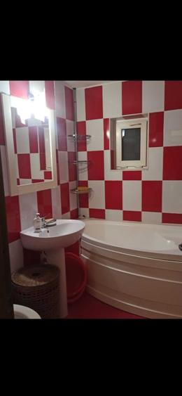 Apartament cu 2 camere semidecomandat în Rovine