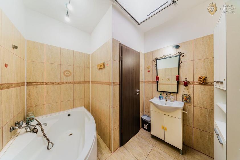 Casă individuală cu 4 camere cu Canalizare în Soarelui