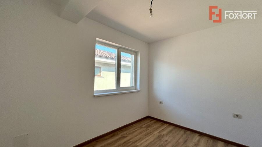 Duplex cu 5 camere cu Canalizare în Sânandrei