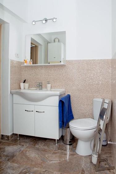 Apartament cu 2 camere decomandat, mobilat în P-ța Maria