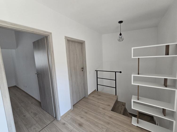 Casă cu 4 camere cu Teren 130 Mp în Central