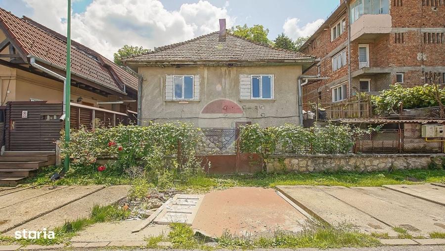 Casă cu 4 camere în Centrul Civic
