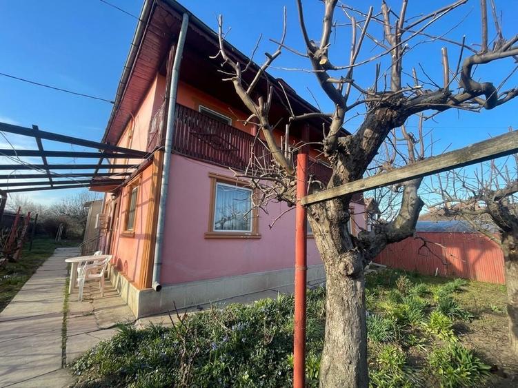 Casă cu 4 camere în Ogrăzile